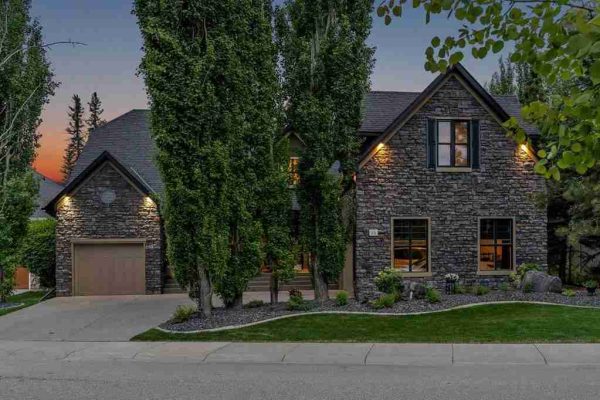 15 Discovery Valley Cove SW, Calgary