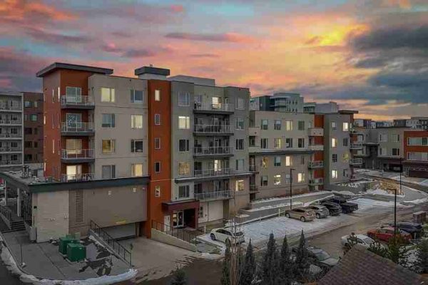 301 71 Shawnee Common SW, Calgary