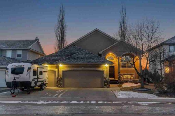 713 Woodside Bay NW, Airdrie