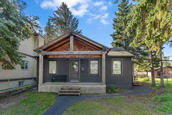 7511 36 Avenue NW, Calgary